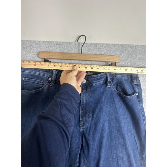 34 Heritage Charisma Classic Stretch Straight Jeans Mens 42x32 Darkwash - Picture 4 of 12